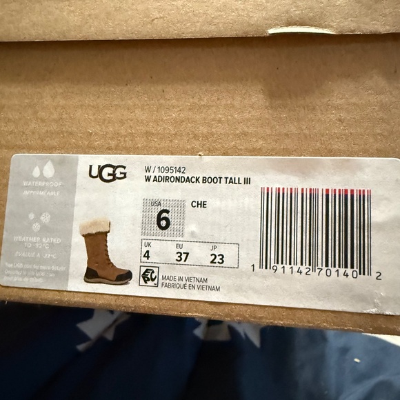 Authentic Ugg Adirondack Boots - Picture 3 of 3